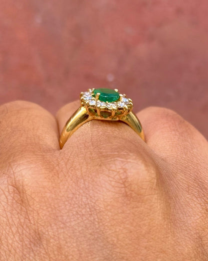 Bague Marguerite Émeraude 0.76 carat &amp; Diamants 0.48 carat "Eglantine" - Elliade Paris
