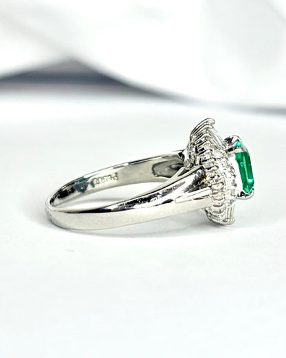 Bague Marguerite Émeraude 0.78 carat &amp; 44 Diamants "Amalia" - Elliade Paris