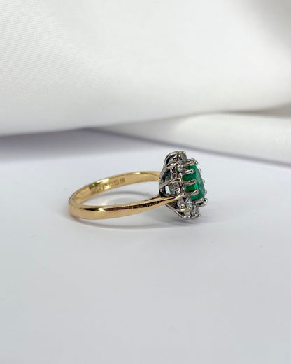 Bague Marguerite Émeraude 0.80 carat &amp; 12 Diamants &quot;Coline&quot; - Elliade Paris