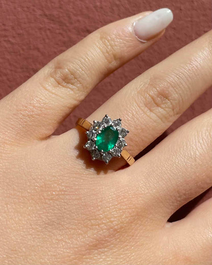 Bague Marguerite Émeraude 0.80 carat &amp; Diamants 0.50 carat &quot;Salima&quot; - Elliade Paris