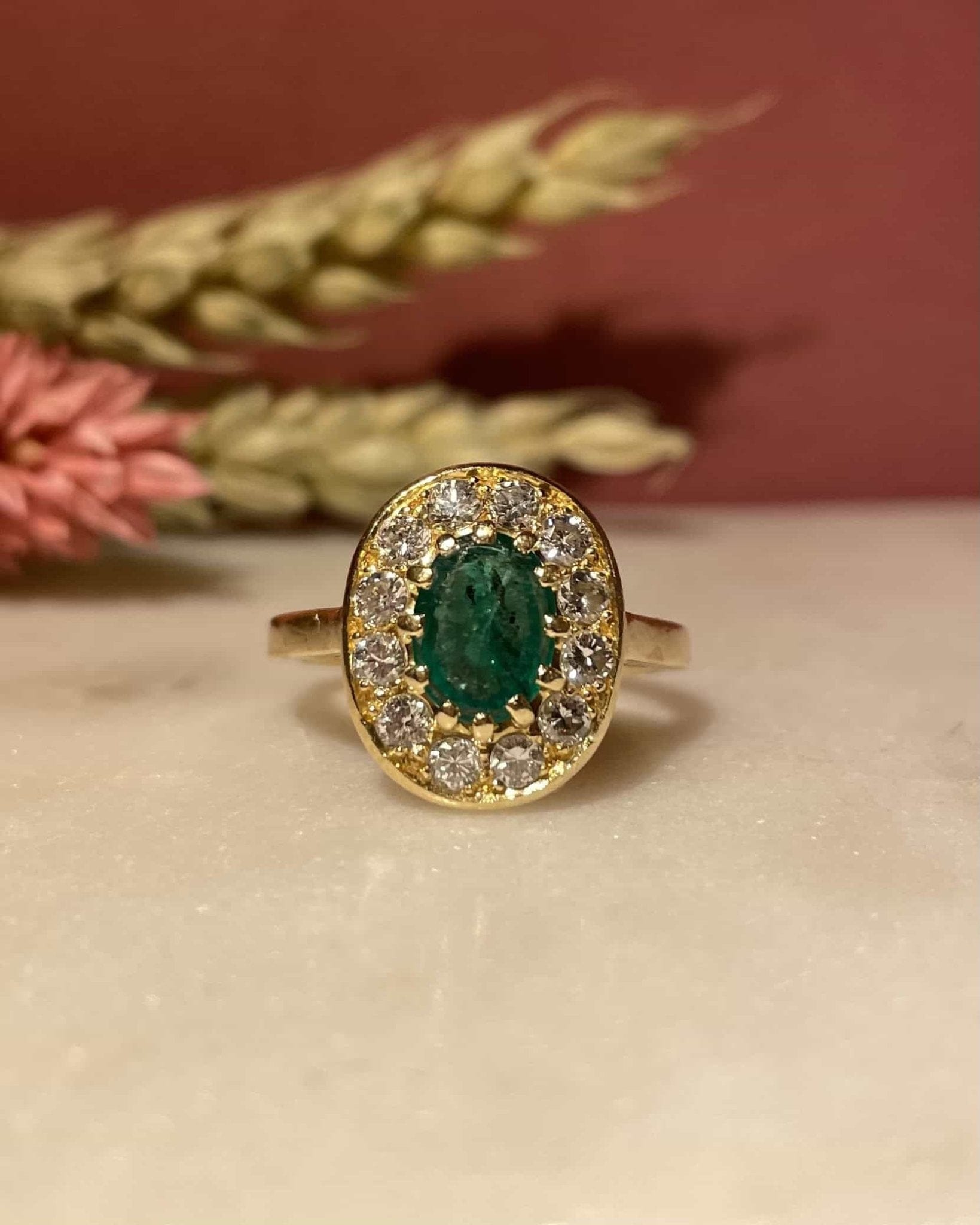 Bague Marguerite Émeraude 0.80 carat &amp; Diamants 0.72 carat "Louison" - Elliade Paris