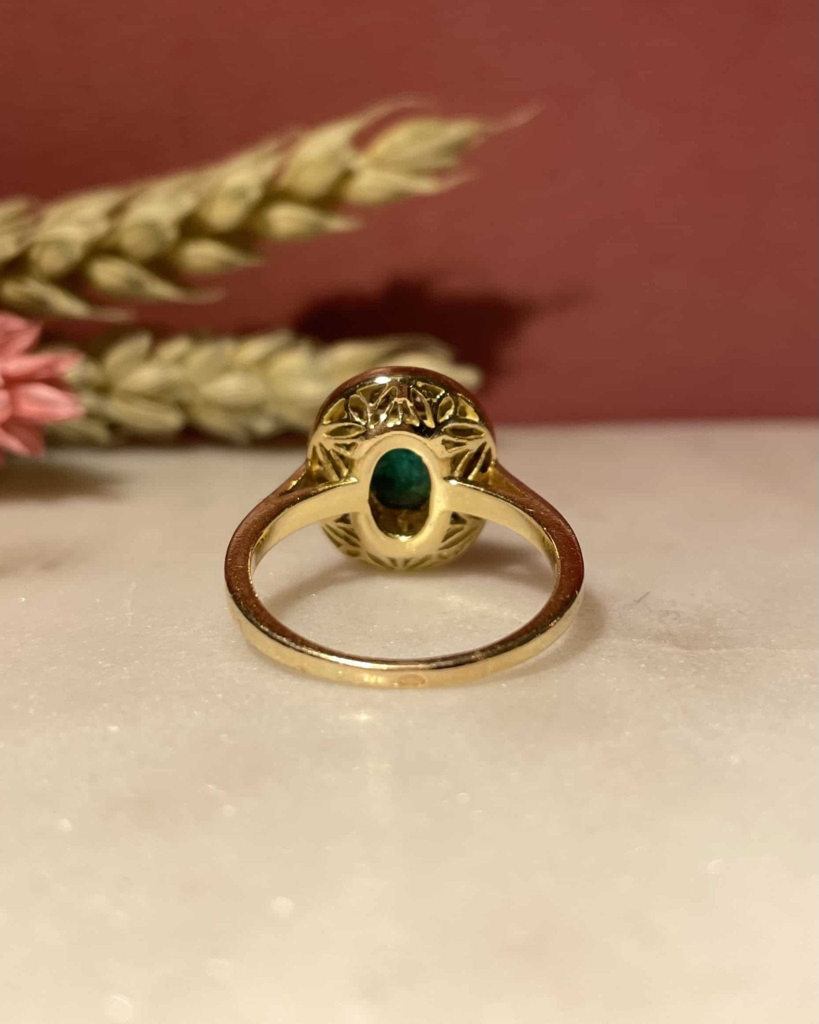 Bague Marguerite Émeraude 0.80 carat &amp; Diamants 0.72 carat "Louison" - Elliade Paris