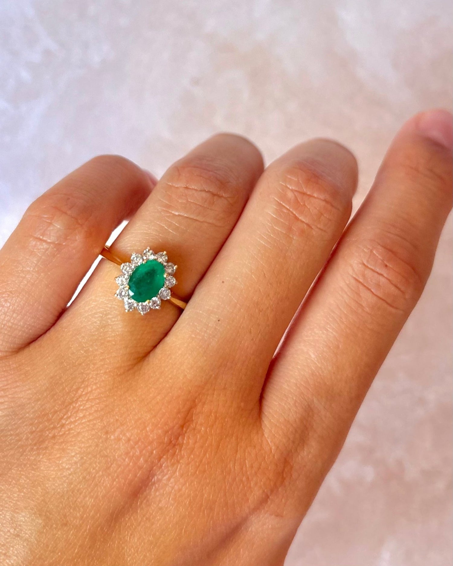 Bague Marguerite Émeraude 0.84 carat &amp; Diamants 0.36 carat "Cirine" - Elliade Paris