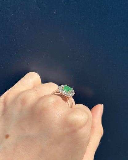 Bague Marguerite Émeraude 0.87 carat &amp; 12 Diamants 0.96 carat &quot;Cerine&quot; - Elliade Paris