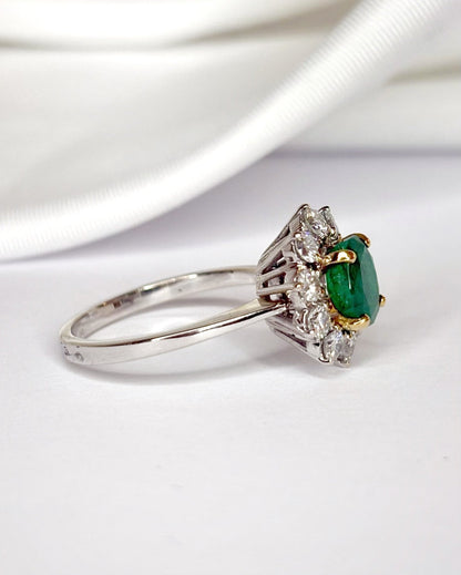 Bague Marguerite Émeraude 0.90 carat &amp; Diamants 0.50 carat "Amanda" - Elliade Paris