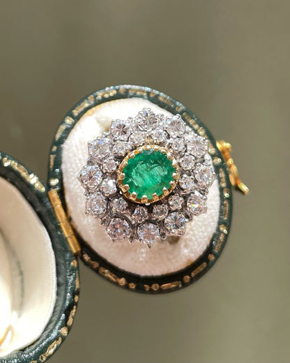 Bague Marguerite Emeraude 0.90 carat &amp; Diamants 1.32 carat &quot;Bruna&quot; - Elliade Paris