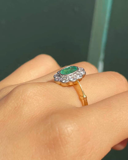 Bague Marguerite Émeraude 0.90 carat &amp; Diamants &quot;Sarita&quot; - Elliade Paris