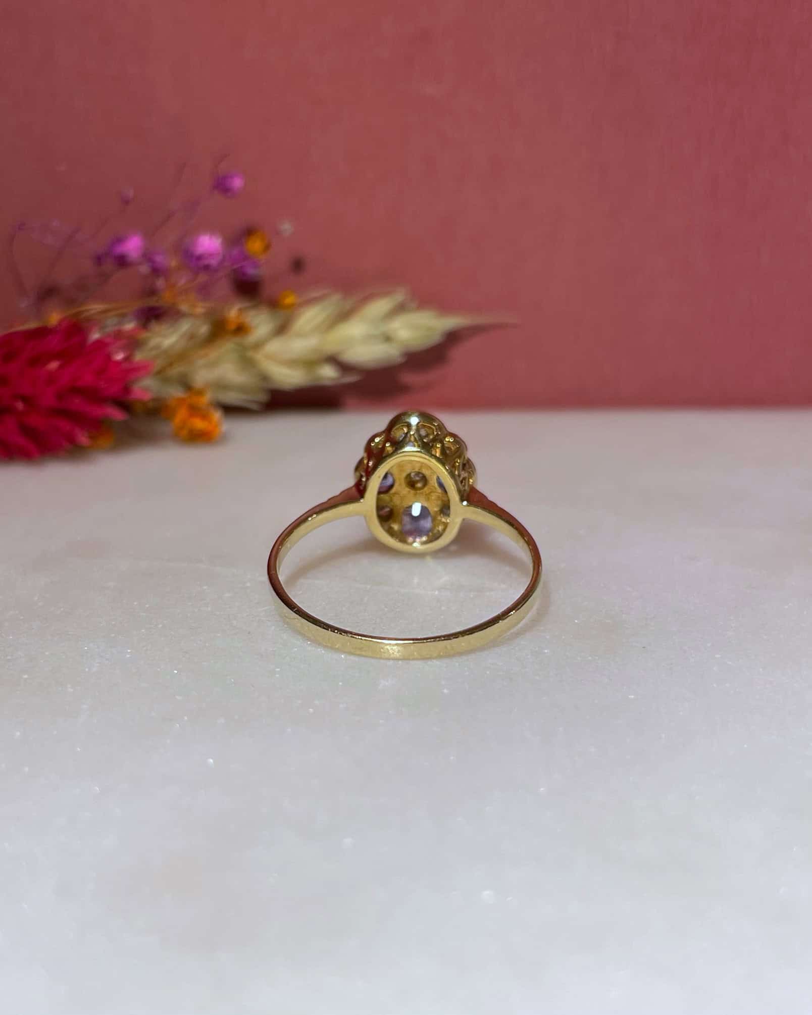 Bague Marguerite Émeraude 0.90 carat &amp; Diamants "Sarita" - Elliade Paris