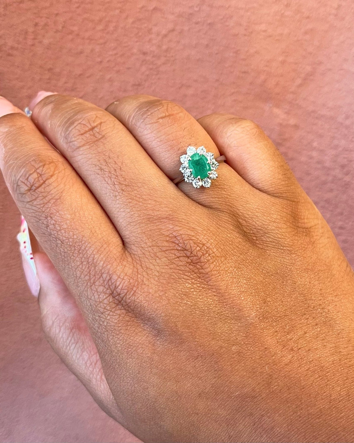 Bague Marguerite Émeraude 0.91 carat &amp; Diamants 0.30 carat "Ophélie" - Elliade Paris