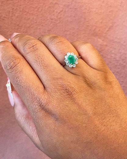 Bague Marguerite Émeraude 0.91 carat &amp; Diamants 0.30 carat "Ophélie" - Elliade Paris