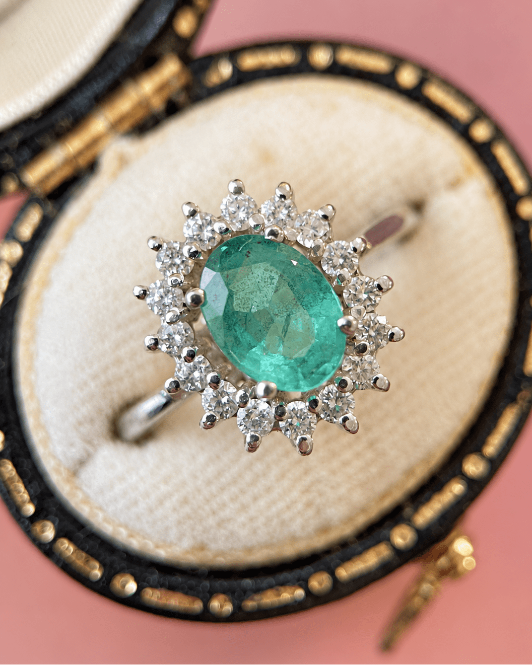 Bague Marguerite Émeraude 1 carat &amp; Diamants 0.32 carat 4,79g "Théa" - Elliade Paris
