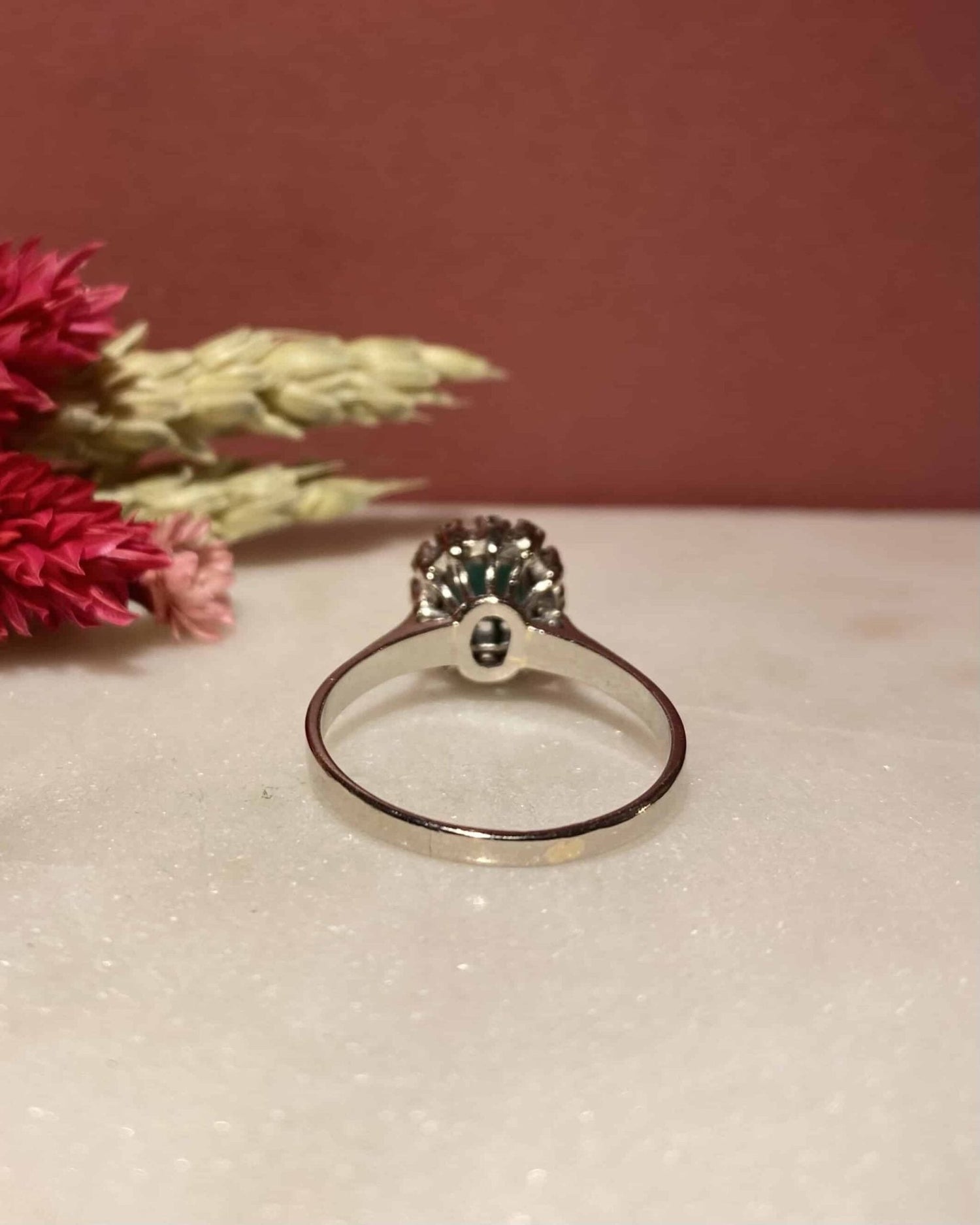 Bague Marguerite Émeraude 1 carat &amp; Diamants &quot;Cléophée&quot; - Elliade Paris