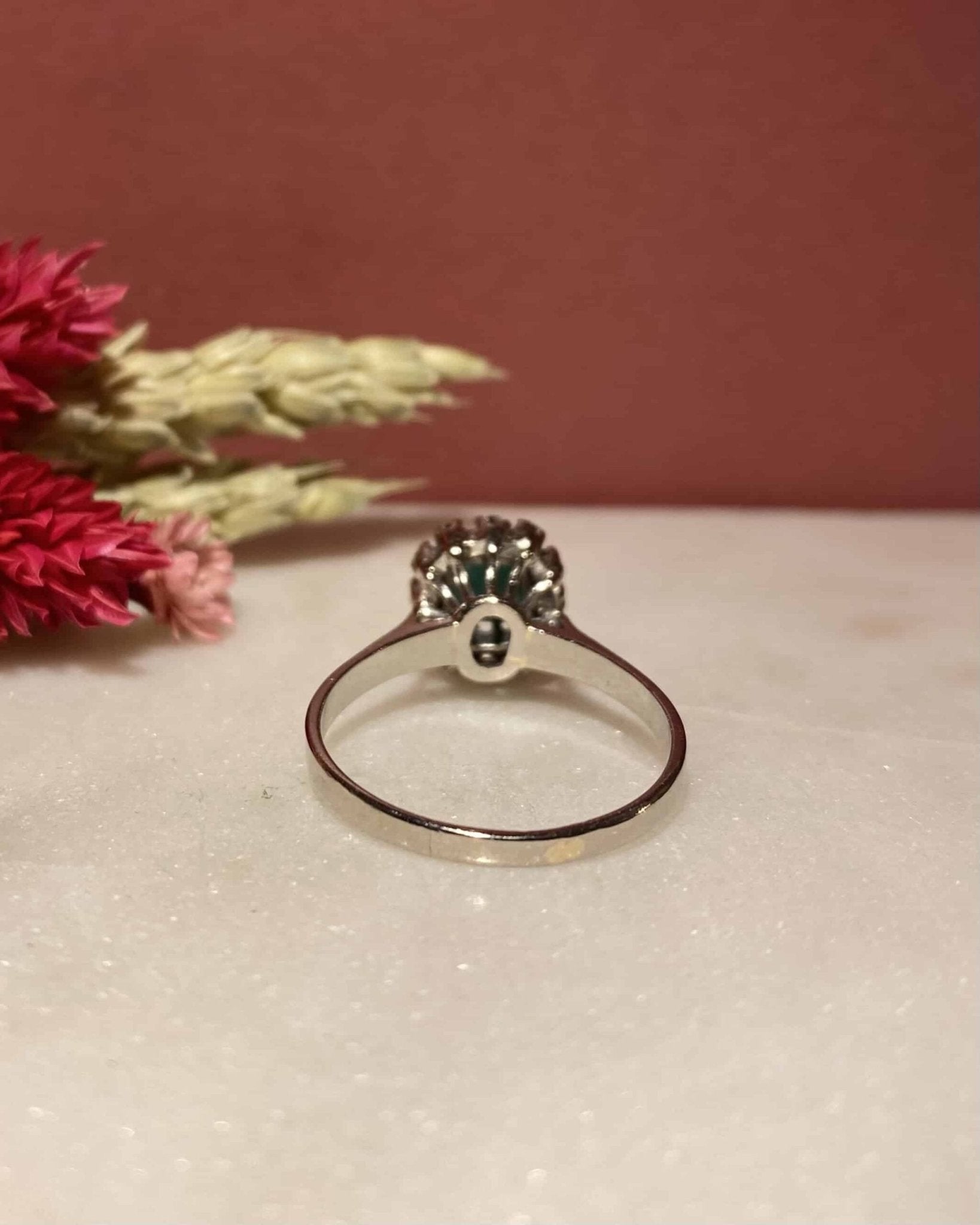 Bague Marguerite Émeraude 1 carat &amp; Diamants &quot;Cléophée&quot; - Elliade Paris