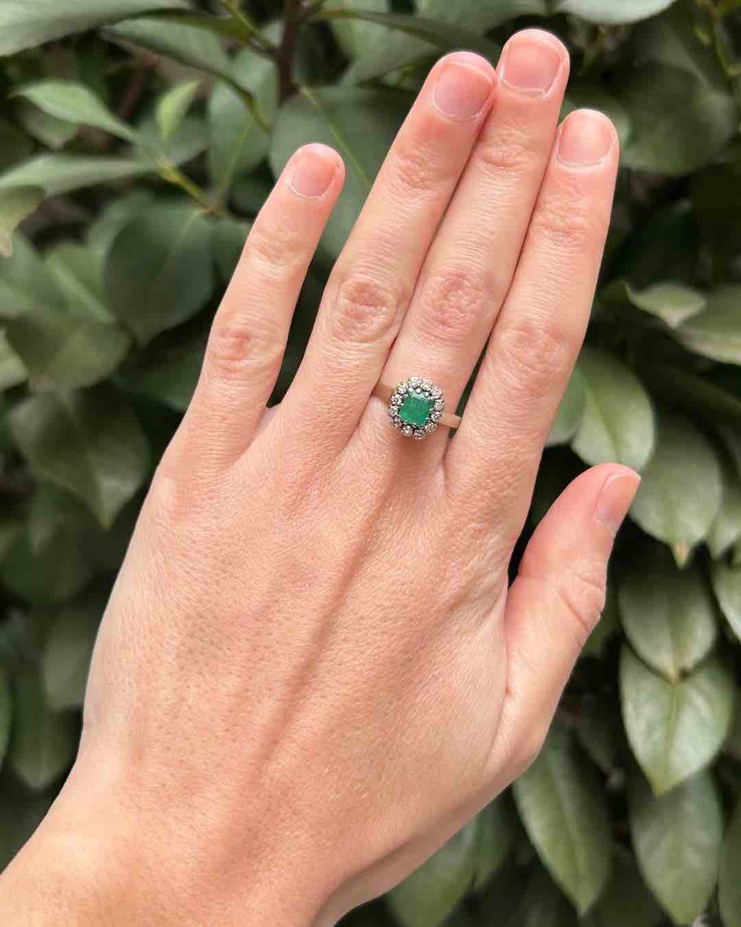 Bague Marguerite Émeraude 1 carat &amp; Diamants &quot;Cléophée&quot; - Elliade Paris