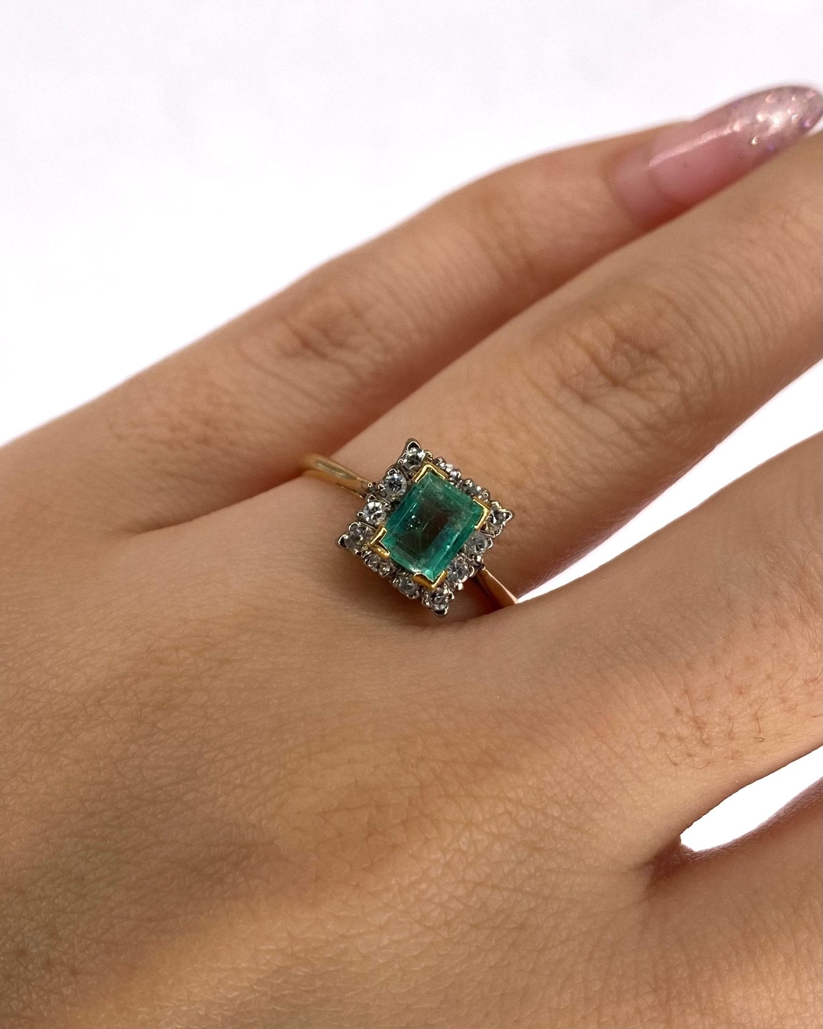 Bague Marguerite Émeraude 1 carat &amp; Diamants "Isabelle" - Elliade Paris