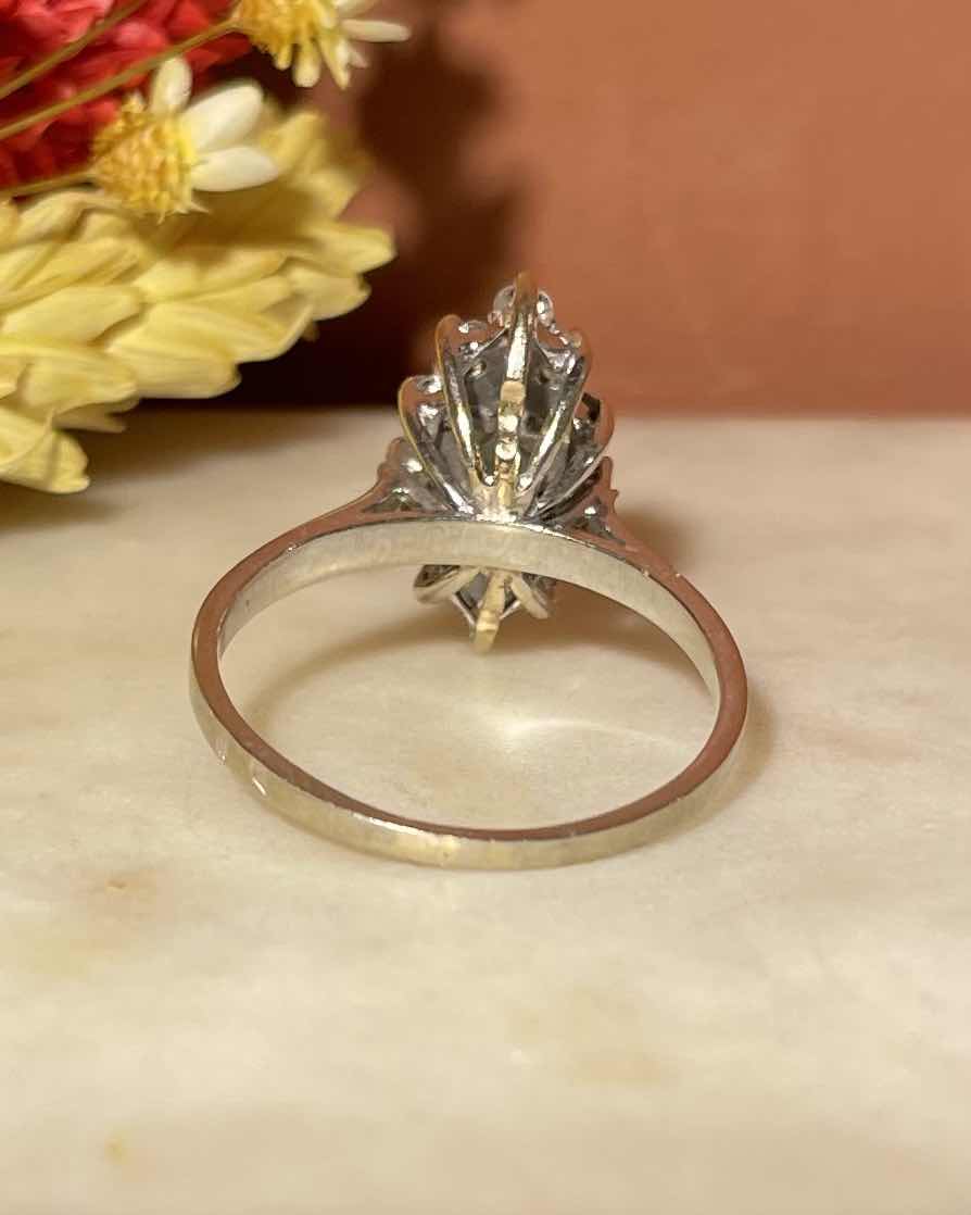 Bague Marguerite Émeraude 1 carat &amp; Diamants "Tanya" - Elliade Paris