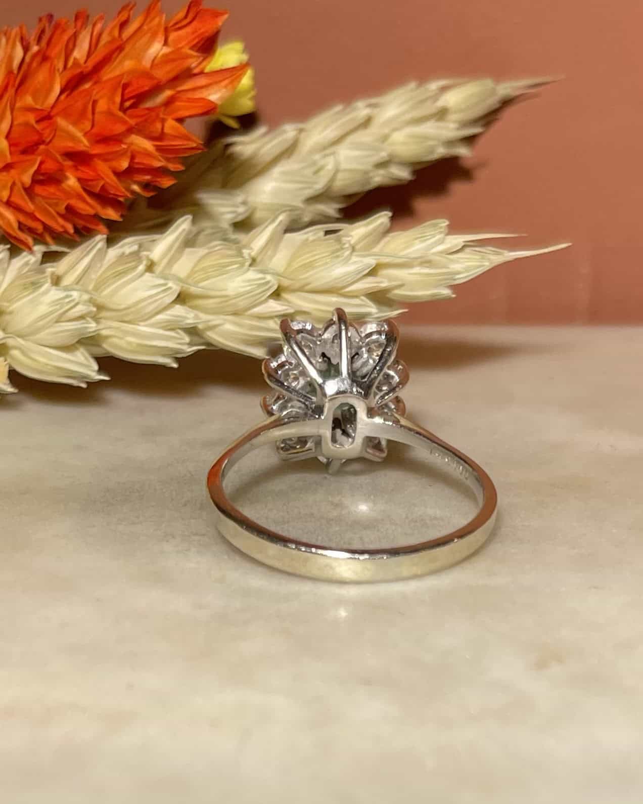 Bague Marguerite Émeraude &amp; 10 Diamants "Liberty" - Elliade Paris