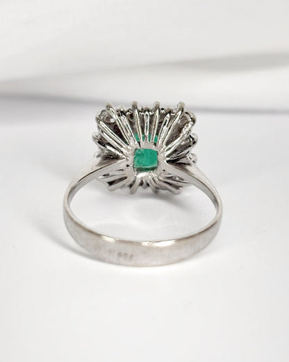 Bague Marguerite Émeraude 1.10 carat &amp; 12 Diamants 0.60 carat "Valentine" - Elliade Paris