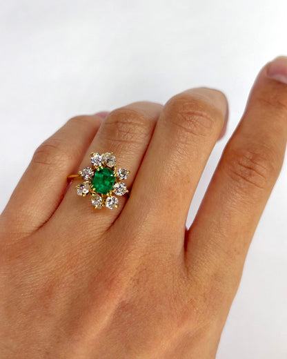 Bague Marguerite Émeraude 1.12 carat &amp; Diamants 0.84 carat "Fabia" - Elliade Paris