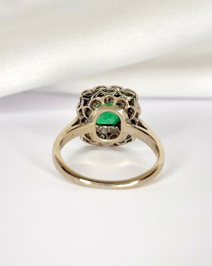 Bague Marguerite Émeraude 1.15 carat, Diamants 0.60 carat &amp; Or 4.63g "Mélania" - Elliade Paris