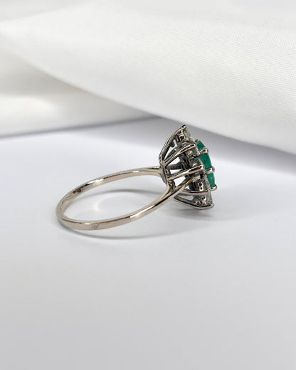 Bague Marguerite Émeraude 1.15 carat &amp; Diamants 0.70 carat &quot;Stéphanie&quot; - Elliade Paris