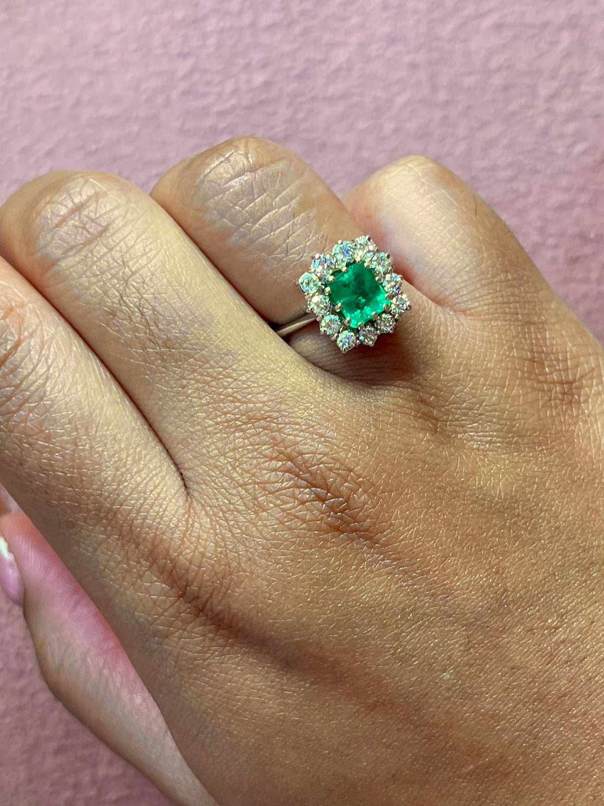 Bague Marguerite Émeraude 1.35 carat &amp; Diamants 0.72 carat 5.01g "Emile" - Elliade Paris