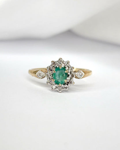 Bague Marguerite Émeraude &amp; 14 Diamants "Tonia" - Elliade Paris