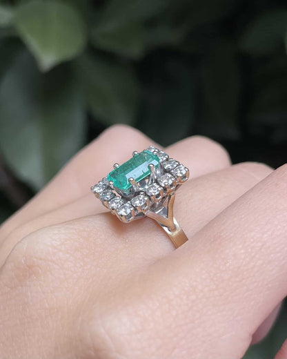 Bague Marguerite Émeraude 1.50 Carat &amp; 14 Diamants &quot;Soléa&quot; - Elliade Paris