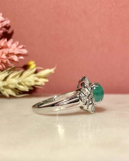 Bague Marguerite Émeraude 1.50 carat &amp; Diamants 1 carat &quot;Livia&quot; - Elliade Paris