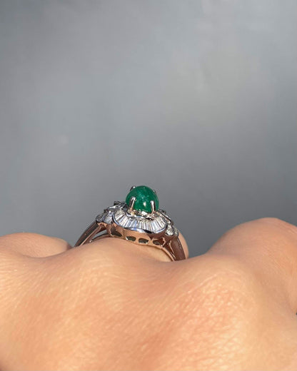 Bague Marguerite Émeraude 1.50 carat &amp; Diamants 1 carat &quot;Livia&quot; - Elliade Paris