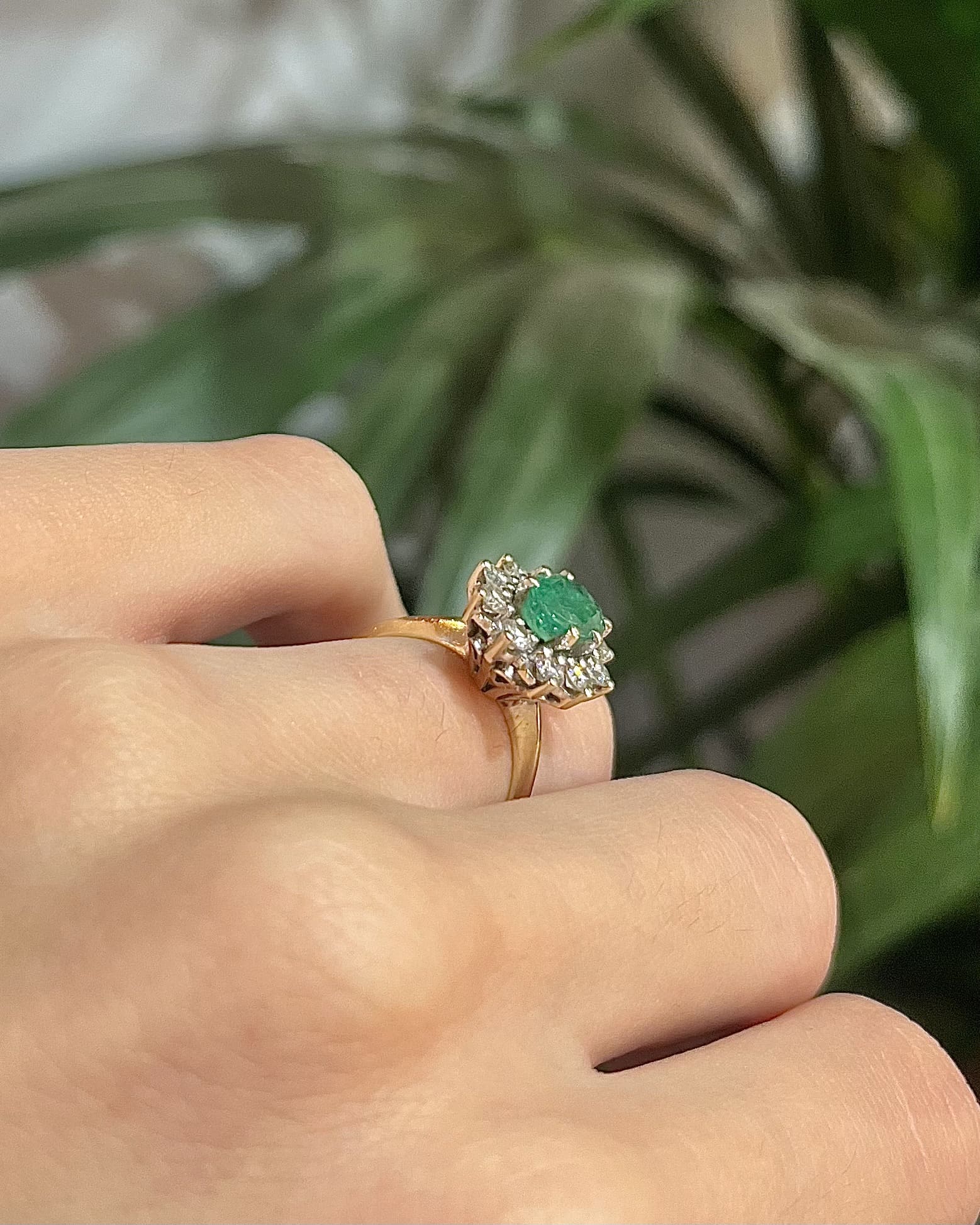 Bague Marguerite Emeraude 1.50 carat &amp; Diamants "Felicity" - Elliade Paris