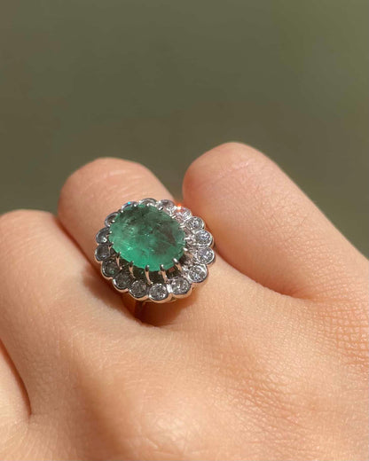 Bague Marguerite Émeraude 1.65 carat &amp; 16 Diamants &quot;Hanya&quot; - Elliade Paris