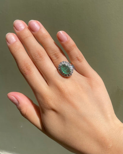 Bague Marguerite Émeraude 1.65 carat &amp; 16 Diamants &quot;Hanya&quot; - Elliade Paris