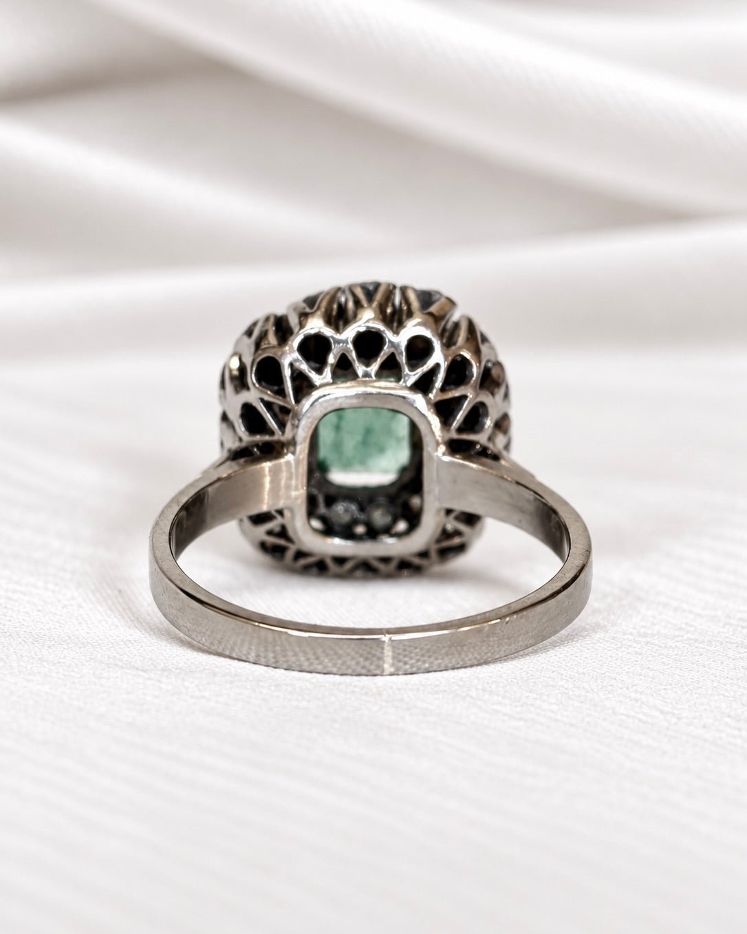 Bague Marguerite Émeraude 2 carats &amp; Diamants 0.88 carat 6.26g "Elise" - Elliade Paris