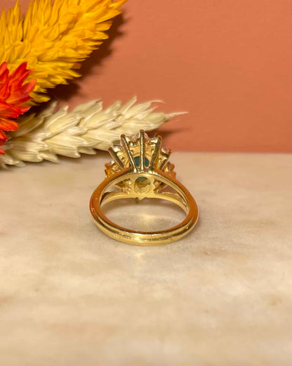Bague Marguerite Émeraude 2 carats &amp; Diamants &quot;Melyna&quot; - Elliade Paris