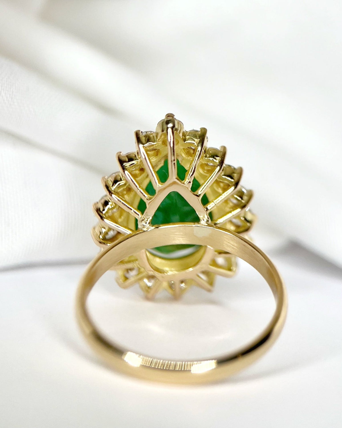 Bague Marguerite Émeraude 3.31 carats &amp; Diamants 0.90 carat 4.9g "Pénélope" - Elliade Paris
