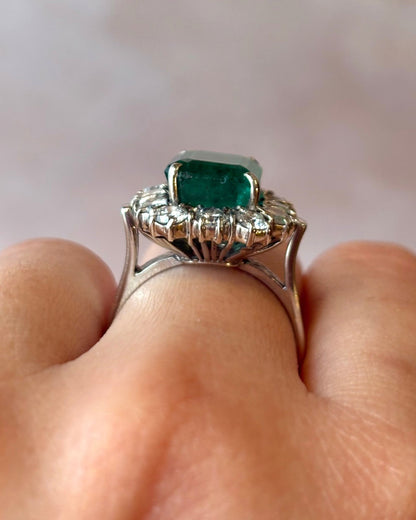 Bague Marguerite Émeraude 3.35 carats &amp; Diamants 0.84 carat "Amandine" - Elliade Paris