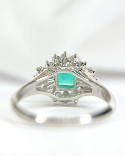 Bague Marguerite Émeraude Colombienne 0.95 carat &amp; Diamants "Albertine" - Elliade Paris
