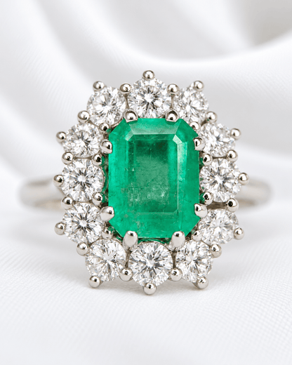 Bague Marguerite Émeraude Colombienne 2.30 carat &amp; Diamants 1.20 carat "Mélisse" - Elliade Paris