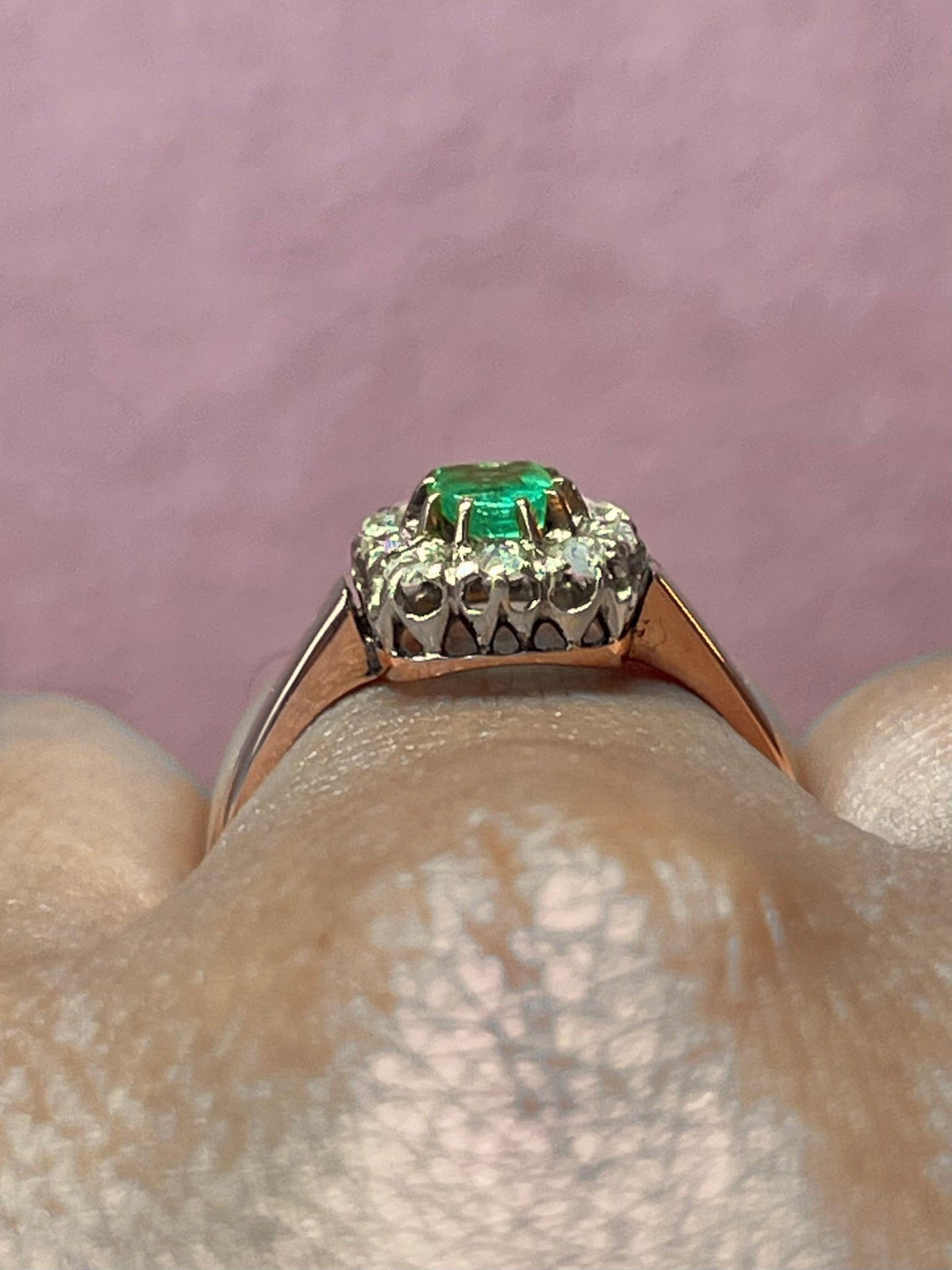 Bague Marguerite Émeraude Colombienne &amp; Diamants "Noémie" - Elliade Paris