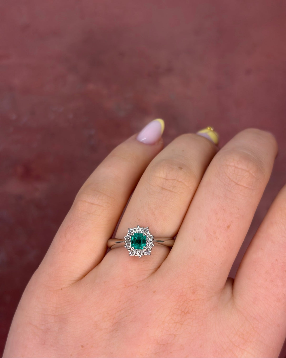 Bague Marguerite Émeraude de Colombie &amp; Diamants 0.27 carat "Gabrielle" - Elliade Paris
