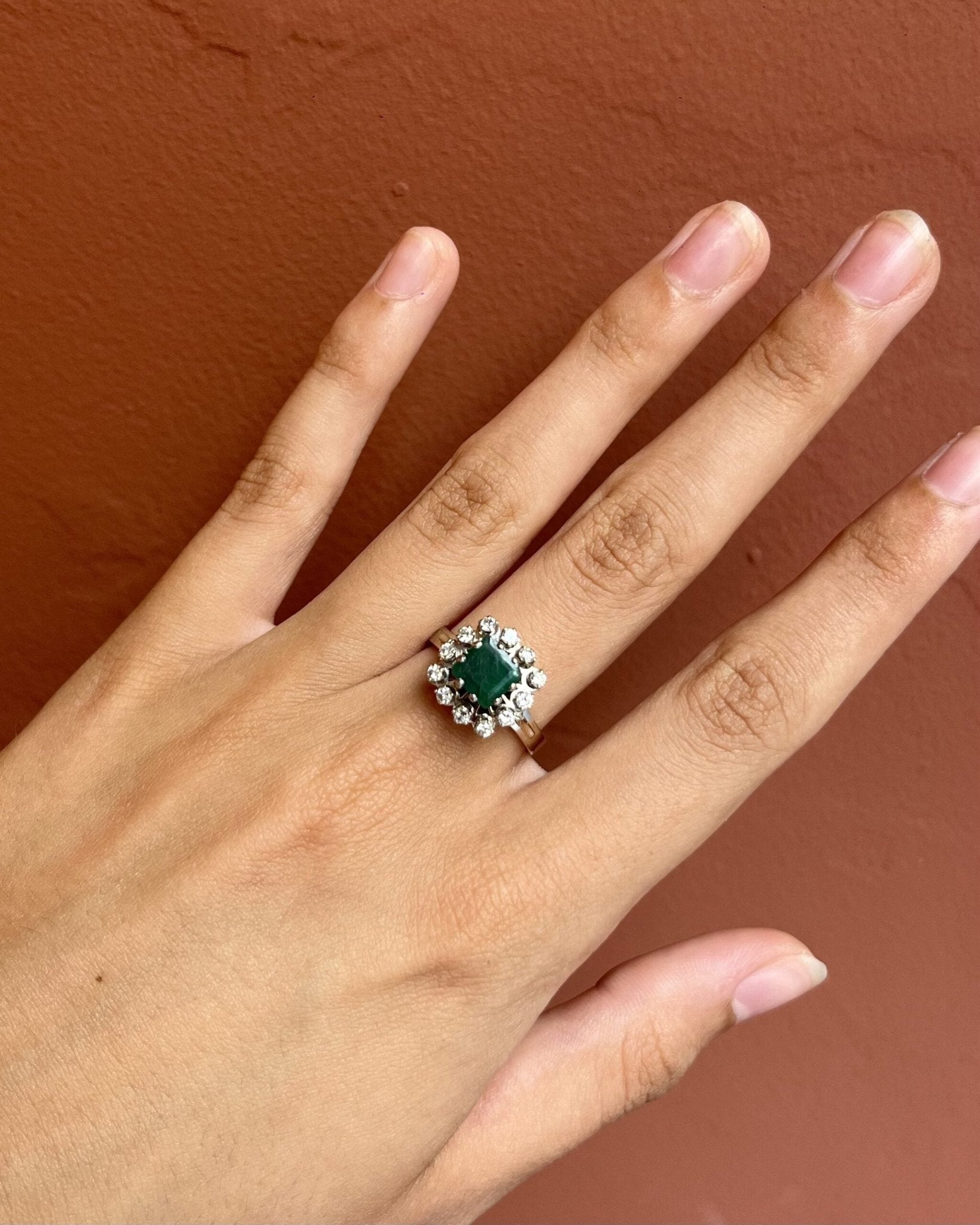Bague Marguerite Émeraude &amp; Diamants 1 carat "Lauréane" - Elliade Paris