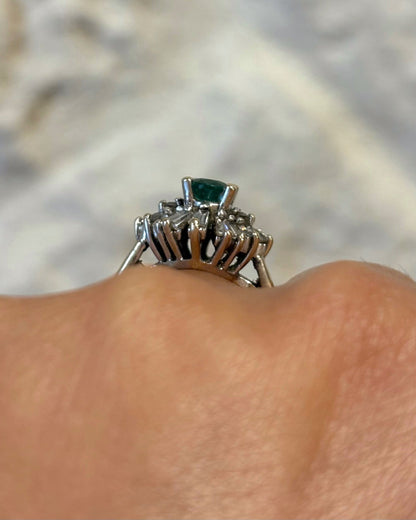 Bague Marguerite Émeraude &amp; Diamants 1.14 carat &quot;Gaïa&quot; - Elliade Paris