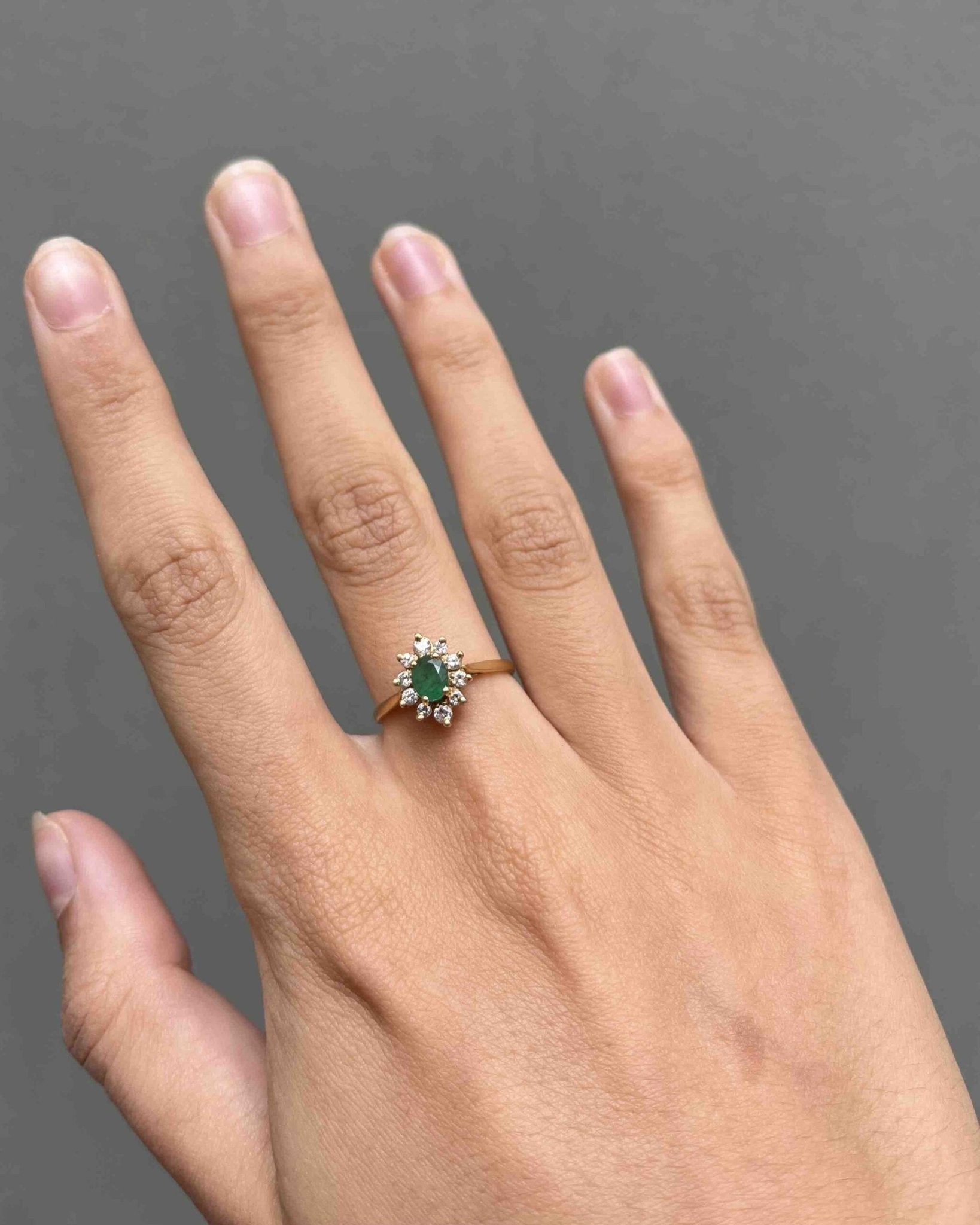 Bague Marguerite Émeraude &amp; Diamants "Adelie" - Elliade Paris