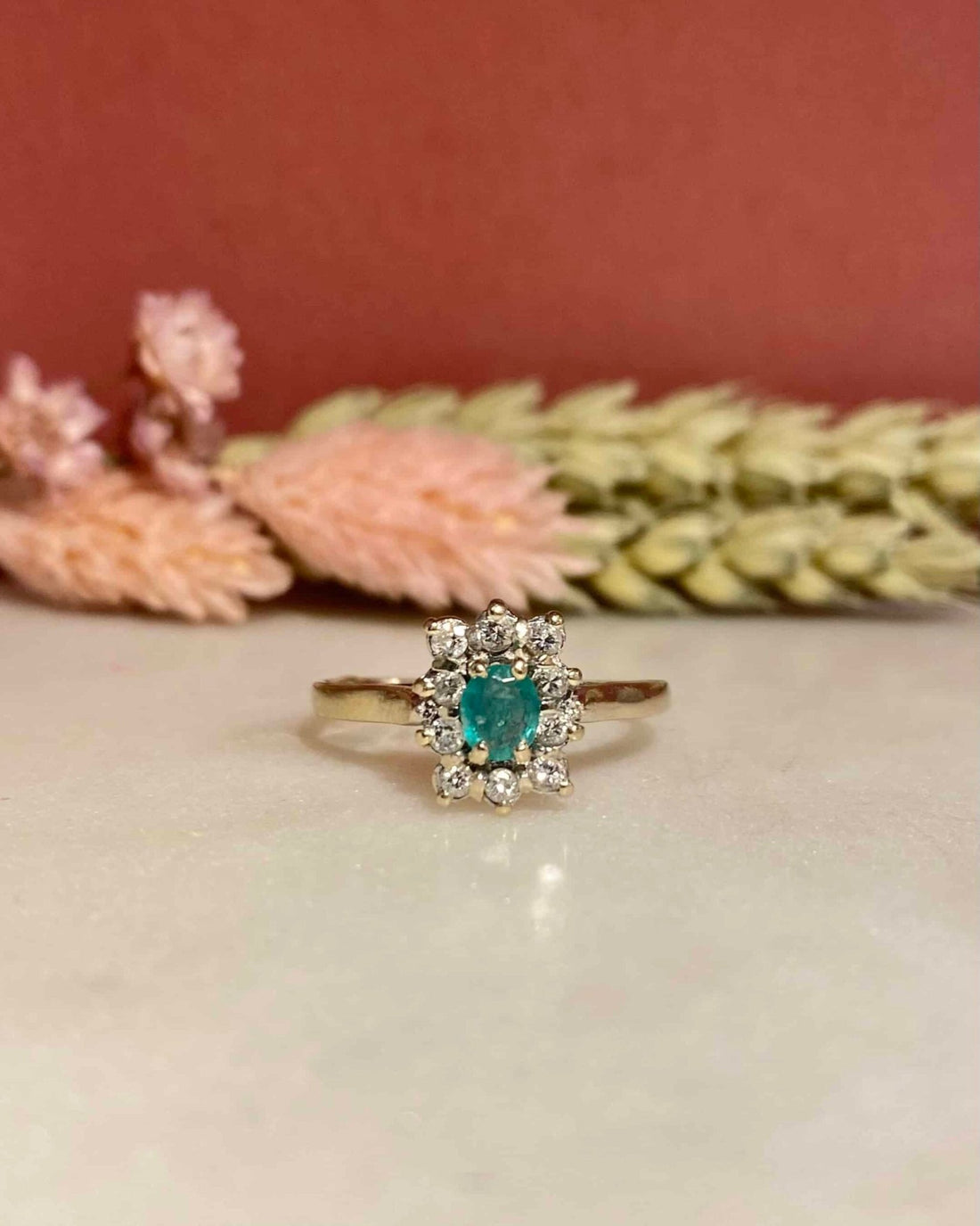 Bague Marguerite Émeraude &amp; Diamants &quot;Adelyn&quot; - Elliade Paris