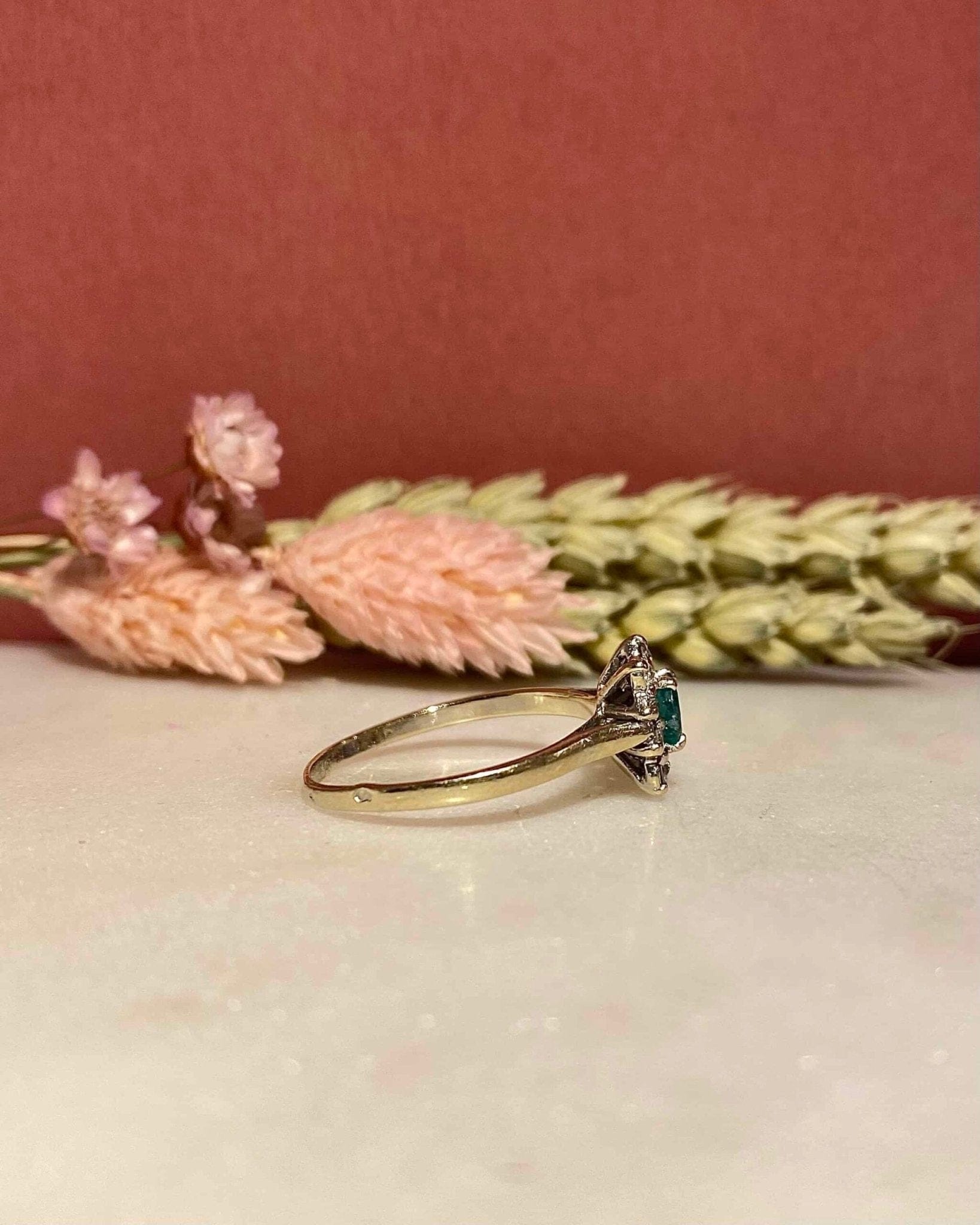 Bague Marguerite Émeraude &amp; Diamants "Adelyn" - Elliade Paris