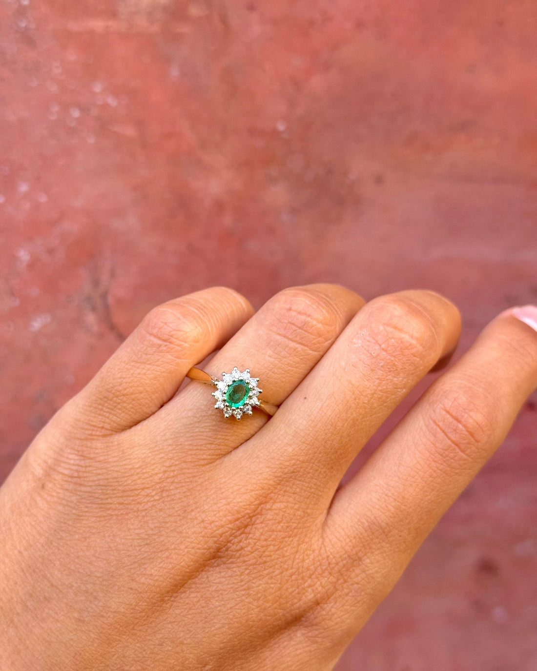 Bague Marguerite Émeraude &amp; Diamants "Agnes" - Elliade Paris