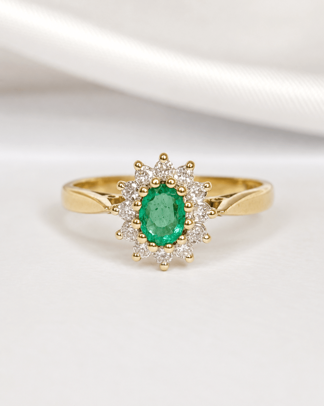 Bague Marguerite Émeraude &amp; Diamants "Agnes" - Elliade Paris