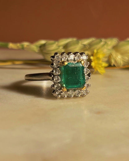 Bague Marguerite Émeraude &amp; Diamants &quot;Alexandra&quot; - Elliade Paris