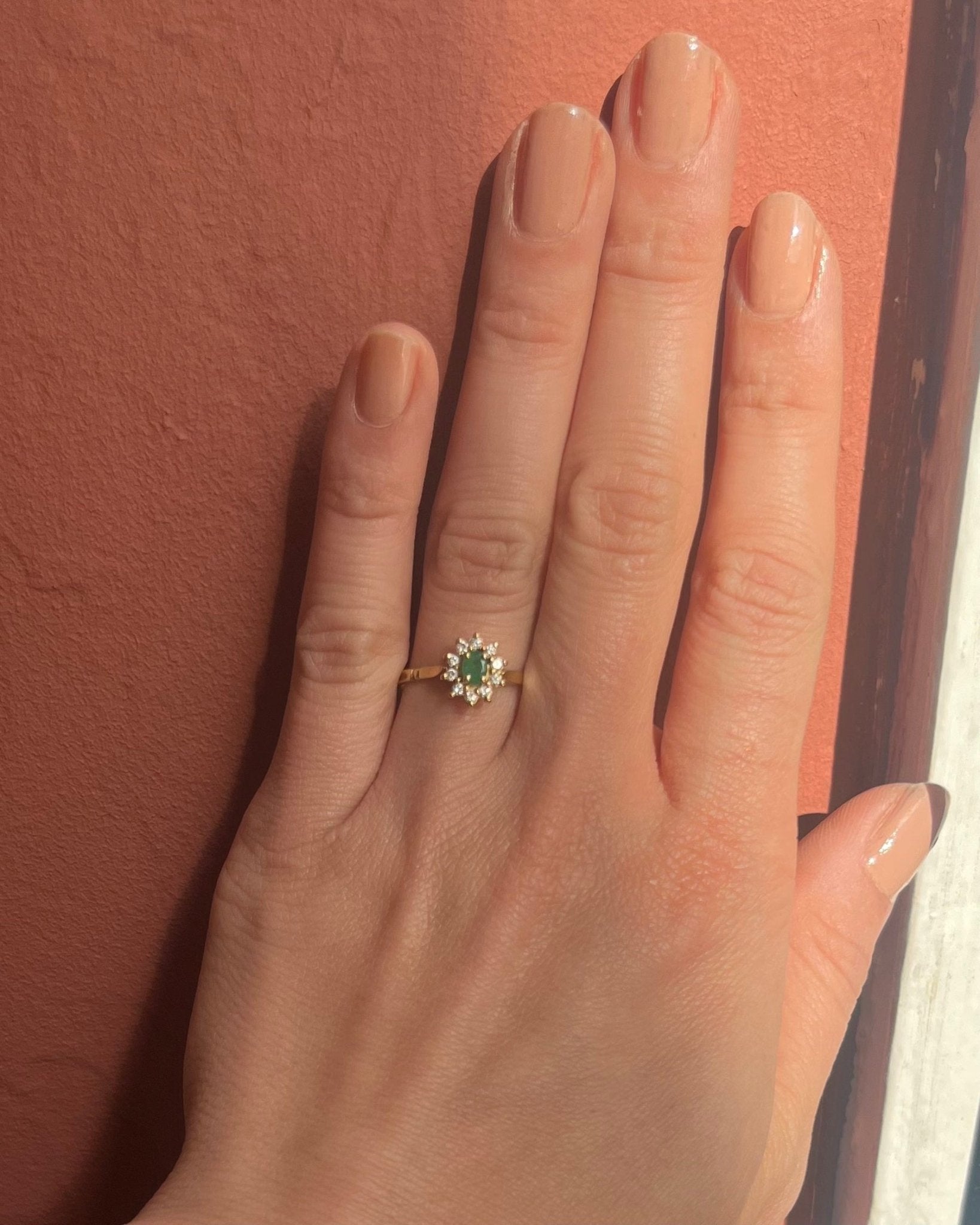 Bague Marguerite émeraude &amp; diamants "Alina" - Elliade Paris
